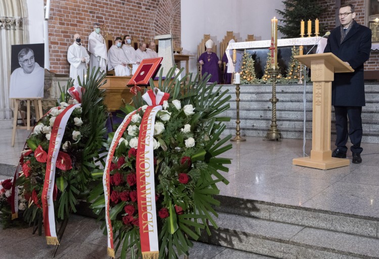 Uroczystości pogrzebowe o. Macieja Zięby. Duchowny pośmiertnie odznaczony [ZDJĘCIA], Dominikanie we Wrocławiu