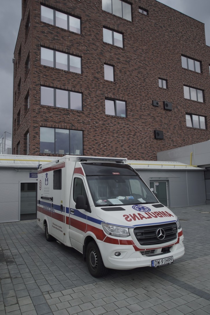 Jest lepiej! W szpitalu na Rakietowej nie potrzeba już tylu łóżek, Tomasz Modrzejewski/UMED Wrocław