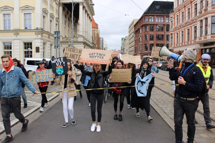 Wrocławska młodzież protestuje na ulicy. To ogólnopolska akcja MSK [ZDJĘCIA], Jakub Jurek