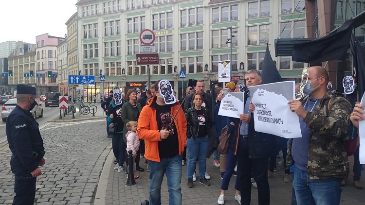 „Dostaję mdłości od zapachu”. Protest przeciwko budowie spalarni śmieci [ZDJĘCIA], Andrzej Borek