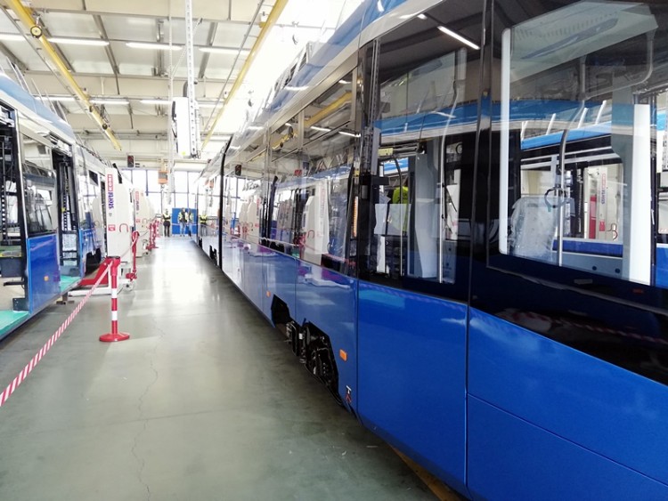 Nowe tramwaje dla Wrocławia. Tak wygląda produkcja Moderusa Gamma 2 [ZDJĘCIA], Bartosz Senderek
