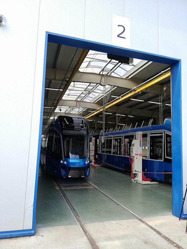 Nowe tramwaje dla Wrocławia. Tak wygląda produkcja Moderusa Gamma 2 [ZDJĘCIA], Bartosz Senderek