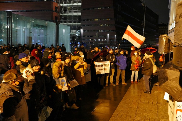 Wrocław: Protest w obronie TVN-u. „To kolejny etap zamachu stanu” [ZDJĘCIA], Jakub Jurek