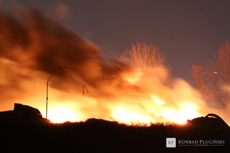 Zobacz, jak paliła się hala w Pietrzykowicach [ZDJĘCIA, WIDEO], Konrad Pluciński