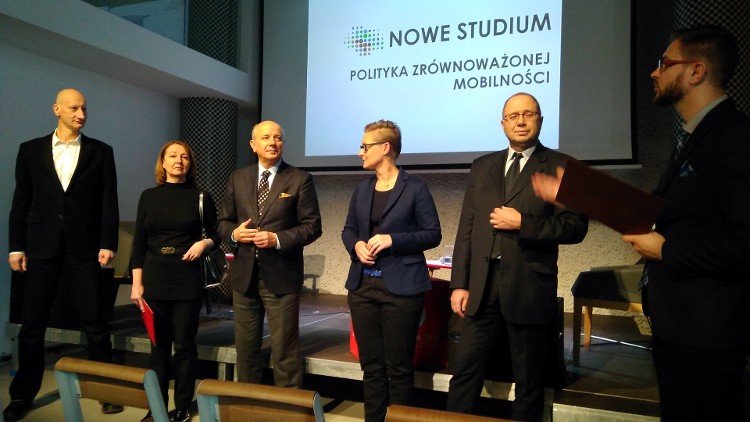Wrocławscy urzędnicy mają plan dotyczący mobilności. 