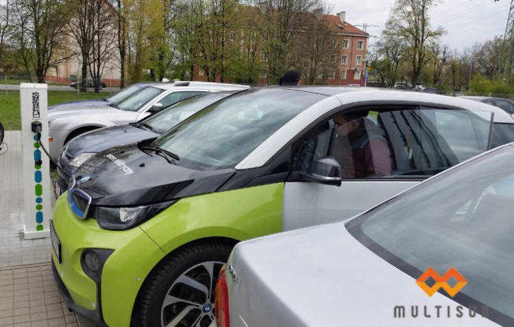 Wrocław: na tej stacji samochody elektryczne będzie można ładować za darmo!, mat. Multisun