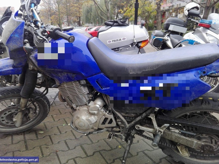 20-letni motocyklista uciekał przed policją. Zatrzymali go dopiero na Popowicach, Dolnośląska Policja