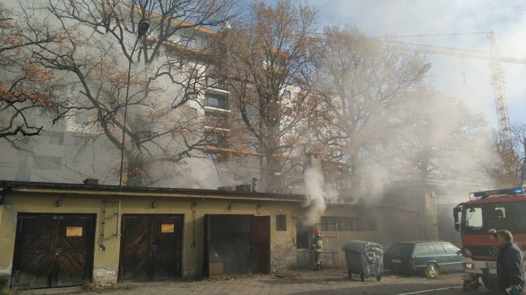 Wrocław: pożar na terenie Portu Miejskiego. Paliły się magazyny i warsztaty [ZDJĘCIA], Piotr Majchrzak