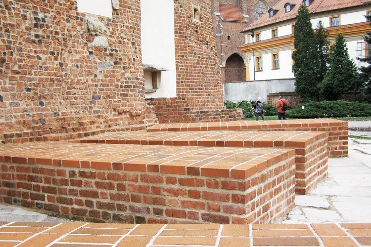 Kolejny etap prac zakończony. Jeden z najstarszych kościołów Wrocławia odzyskuje dawny blask [ZDJĘCIA], mat. prasowe