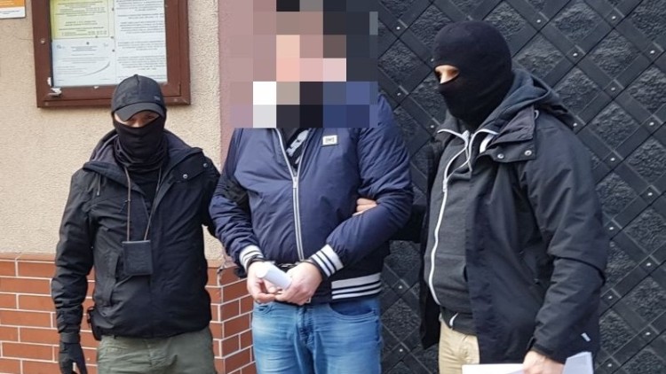 Wrocławscy policjanci złapali groźnego gangstera. Znaleźli go aż w Nowym Sączu, Dolnośląska Policja