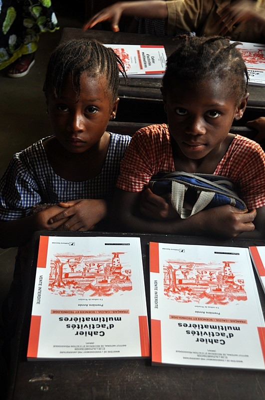 W afrykańskich szkołach dzieci uczą się z podręczników kupionych przez władze Wrocławia, mat. UM Wrocławia
