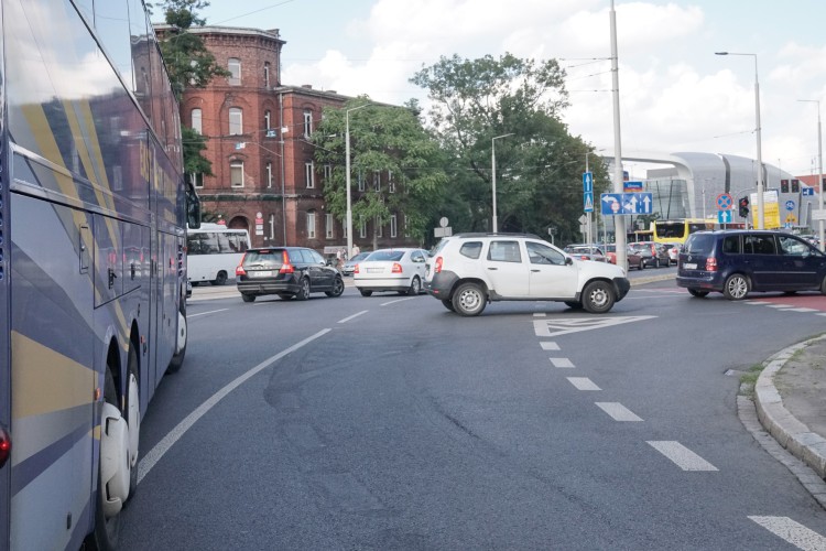 Chaos komunikacyjny wokół Dworca PKP. Kierowcy utknęli w ogromnych korkach [ZDJĘCIA], Magda Pasiewicz