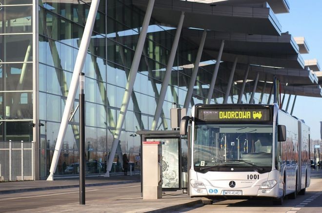 Wrocław: więcej autobusów MPK nas na lotnisko, mat. prasowe/archiwum