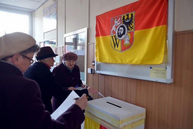 PKW zarejestrowała trzy pierwsze komitety wyborcze, wb/archiwum