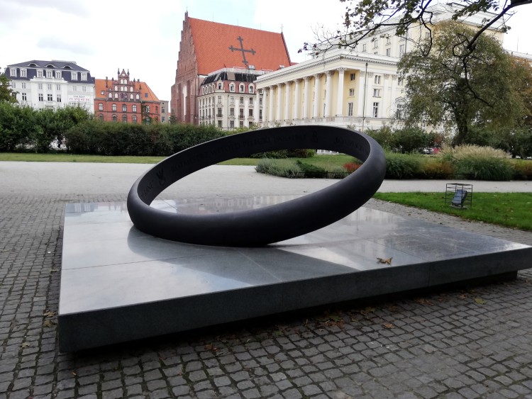 Rozpoczął się proces o znieważenie pomnika Pileckiego. „Nie wiedzieliśmy czyj to pomnik”, Bartosz Senderek