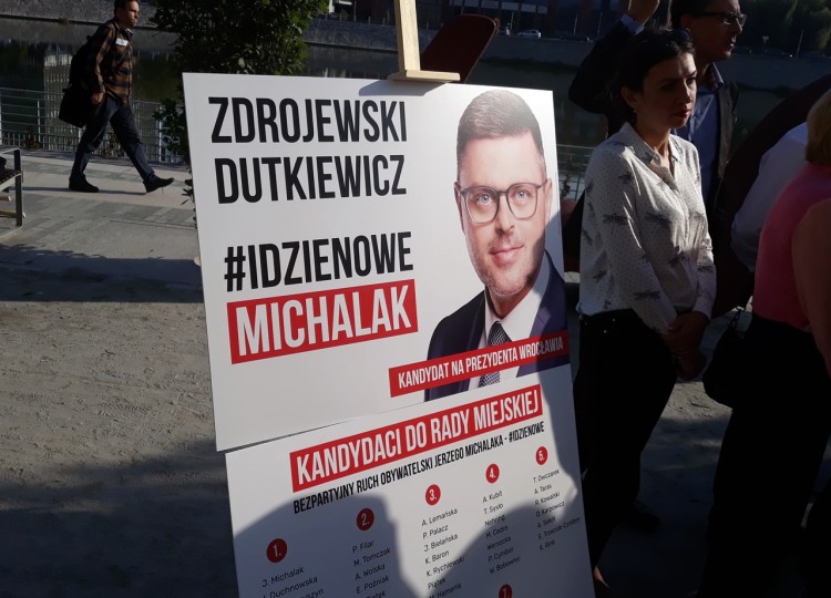 „Zdrojewski, Dutkiewicz… #IdzieNowe”. Michalak prezentuje listy do rady miejskiej, Michał Hernes