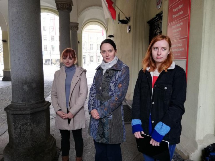 Wrocław buduje pomnik niepodległości i zapowiada ścieżkę poświęconą prawom kobiet, a kobiety krytykują prezydenta [PODSUMOWANIE DNIA], 0