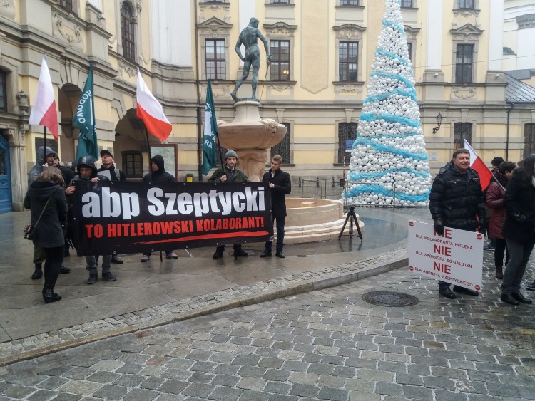 Protest przed Uniwersytetem Wrocławskim. „Uczelnia uhonorowała hitlerowskiego kolaboranta” [ZDJĘCIA], 0
