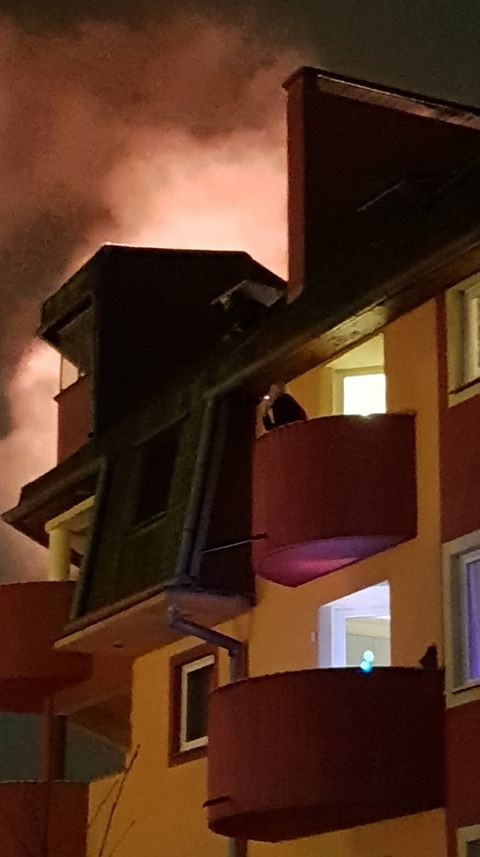 Płonęło mieszkanie w centrum. Dziewięć zastępów straży pożarnej w akcji [ZDJĘCIA], 0