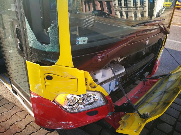 Wypadek autobusu MPK w centrum. Są ranni [ZDJĘCIA], Magda Pasiewicz