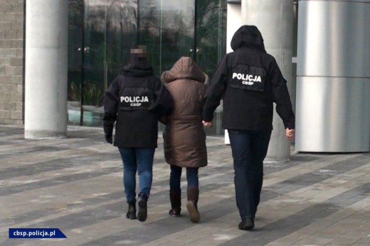 Policja likwiduje agencje towarzyskie z Wrocławia. Zatrzymali już 13 kobiet [WIDEO], mat. CBŚP
