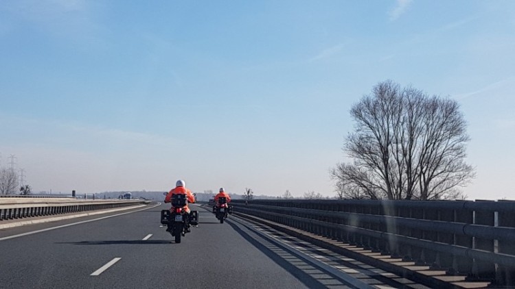 Uwaga, nowość! Patrole motocyklowe na autostradzie A4 [ZDJĘCIA, WIDEO], GDDKiA
