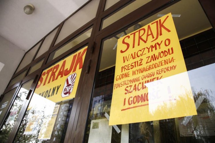 Dziesiąty dzień strajku nauczycieli. Uczniowie trzech szkół niedopuszczeni do matury?, 0