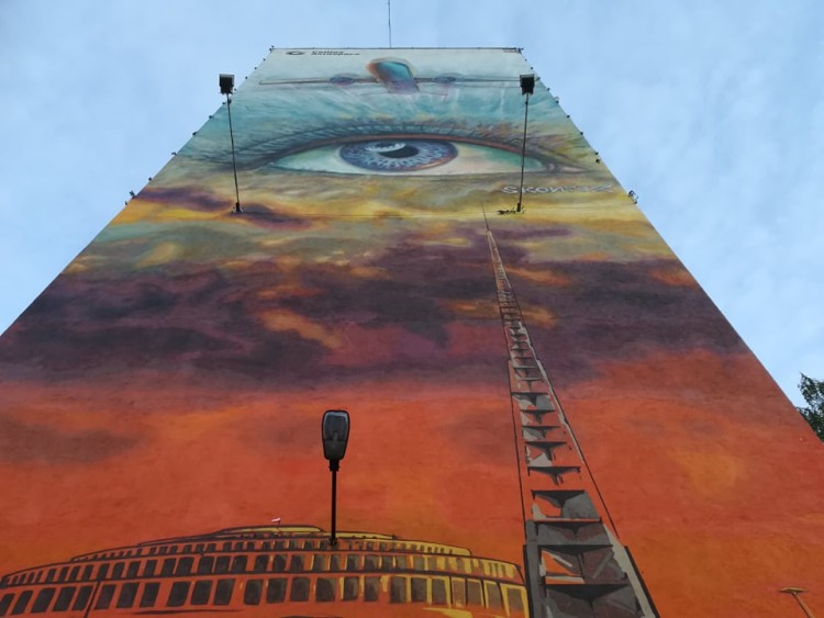 Nowy mural we Wrocławiu. Autorem lokalny artysta [ZDJĘCIA, WIDEO], prochu