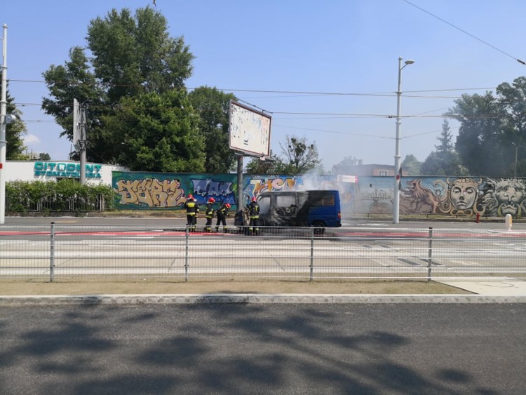 Pożar samochodu na Hubskiej. Interweniowali strażacy [ZDJĘCIA], daf