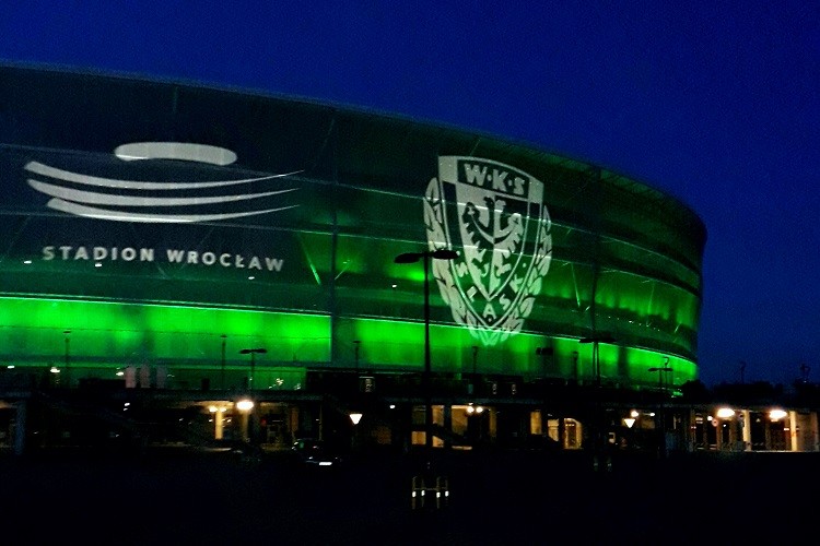 Herb Śląska, reklamy i wyznania miłości. Nowe życie membrany Stadionu Wrocław, Stadion Wrocław