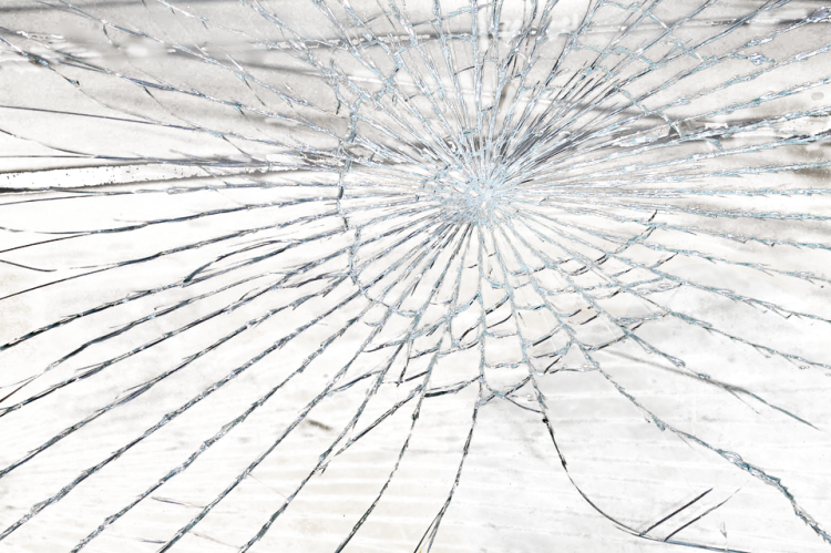 Kuchennym tłuczkiem rozbiła partnerowi samochód, pixabay.com
