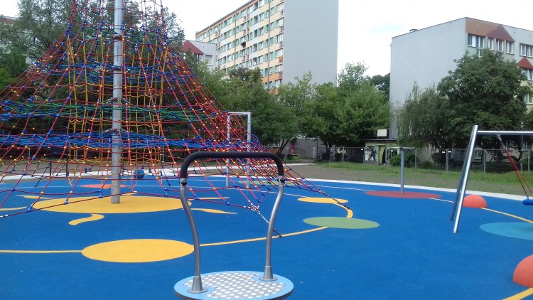 Na Hubach powstał nowy, duży plac zabaw [ZDJĘCIA], SM Wrocław Południe