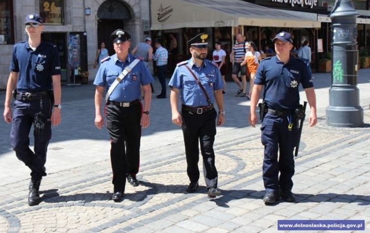Włoscy policjanci zadbają o bezpieczeństwo wrocławian [ZDJĘCIA], Policja Wrocławska