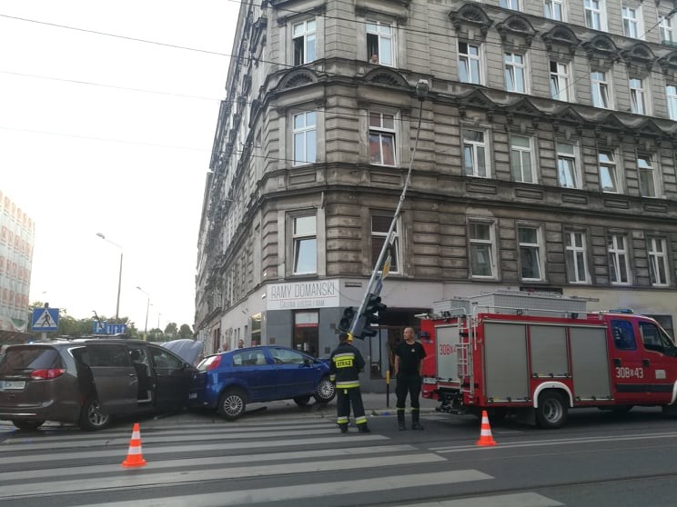 Wypadek autobusu z samochodem na Nadodrzu. Kierowca MPK ranny, Izabela Duchnowska