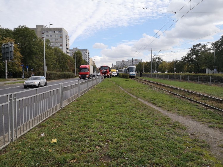 Kolejny tramwaj wykoleił się na Legnickiej! [ZDJĘCIA], Czytelniczka