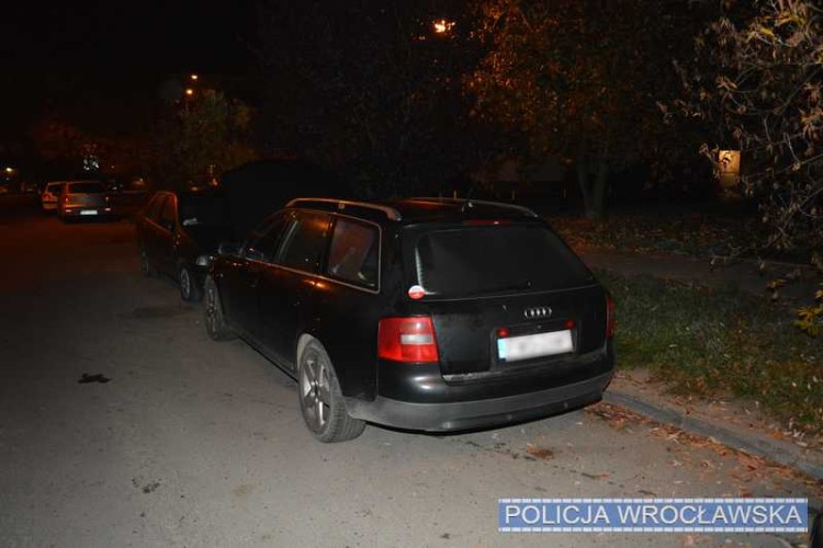 Nocna kontrola. Policjanci odnaleźli skradzione auto [ZDJĘCIA], Materały wrocławskiej policji