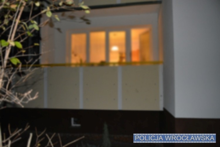Wrocław: wskoczył do mieszkania przez balkon i sterroryzował jego mieszkankę, KMP we Wrocławiu