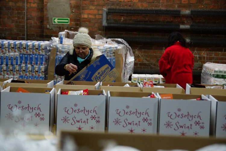 Caritas przygotował dwa tysiące świątecznych paczek dla potrzebujących, mat. pras.