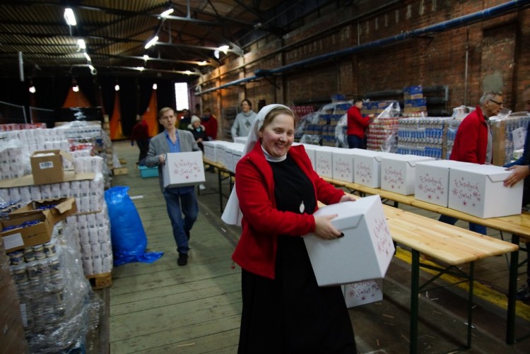 Caritas przygotował dwa tysiące świątecznych paczek dla potrzebujących, mat. pras.