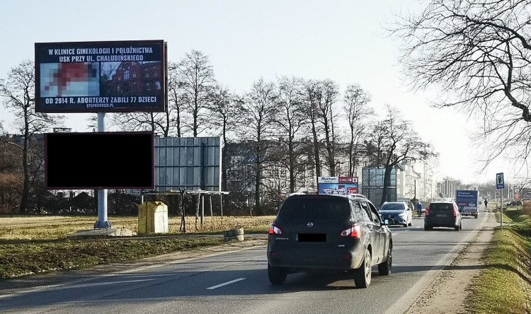We Wrocławiu zawisł baner o prezydencie Sutryku: „zakazuje głosić prawdę jak komuniści”, Pro – prawo do życia