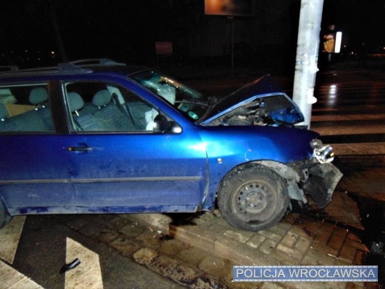 Wypadek na skrzyżowaniu Swobodnej i Zielińskiego. Kierowca miał 1,7 promila [ZDJĘCIA], KMP Wrocław