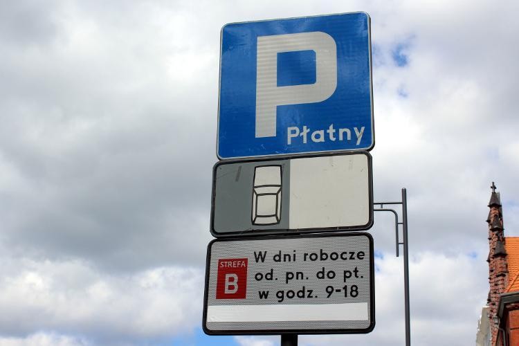 Minister apeluje o zniesienia opłat za parkowanie. Sutryk: „Sorry, muszę dbać o kondycję finansową tego miasta”, archiwum