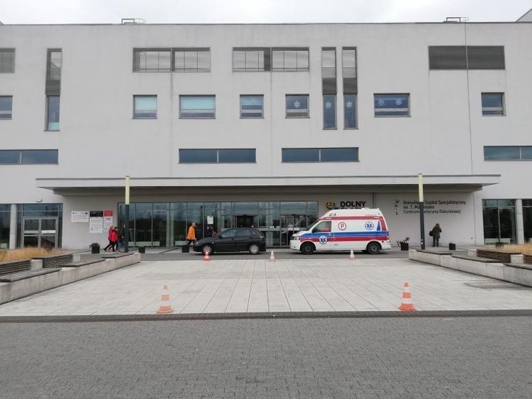 Wrocławski szpital wznowił przyjmowanie pacjentów, mgo