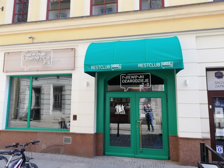 Kuba Wojewódzki otwiera restaurację we Wrocławiu. To Niewinni Czarodzieje 2.0 [ZDJĘCIA], mh
