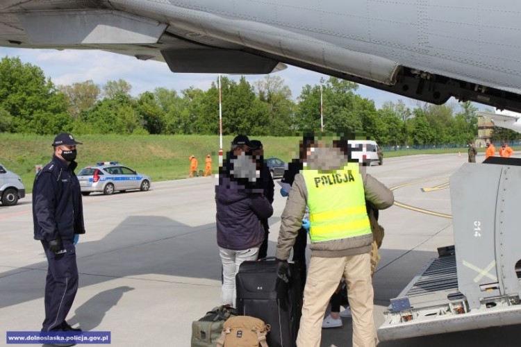 Wrocław: ekstradycja trójki podejrzanych [ZDJĘCIA], Dolnośląska Policja