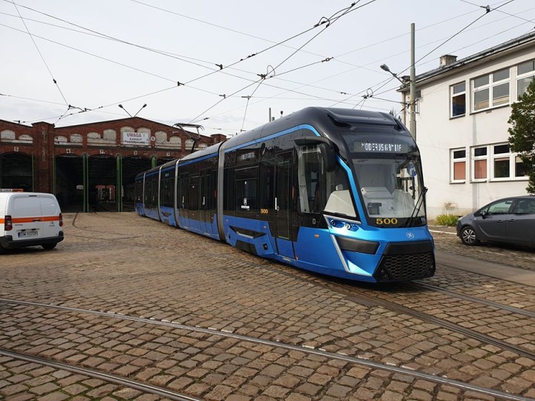 25 tramwajów za ponad 200 mln zł. Kto je dostarczy? MPK otworzyło oferty w przetargu, MPK Wrocław