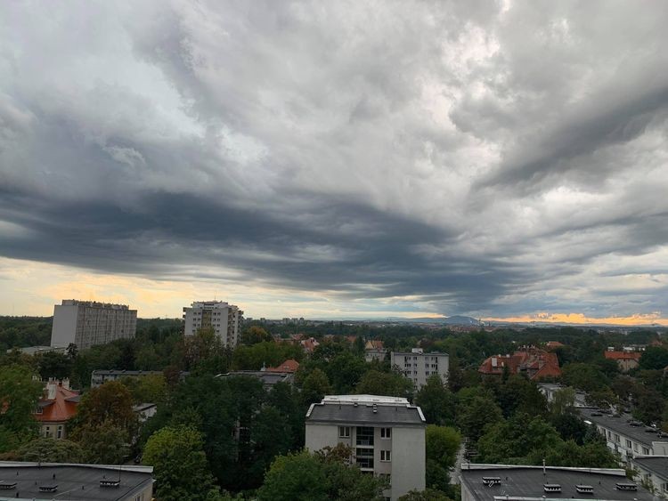 Burza we Wrocławiu. Załamanie pogody i ostrzeżenie IMGW [ZDJĘCIA], Redakcja