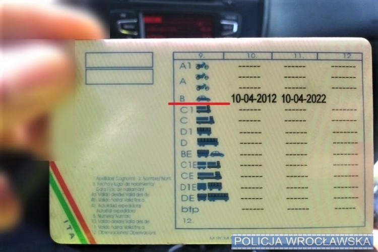 Cudzoziemiec z fałszywym prawem jazdy zatrzymany przez policję [ZDJĘCIA], Policja wrocławska