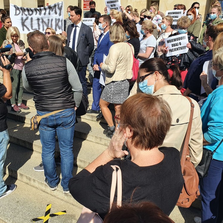 Protest w sprawie porodówki na Chałubińskiego [ZDJĘCIA], ek