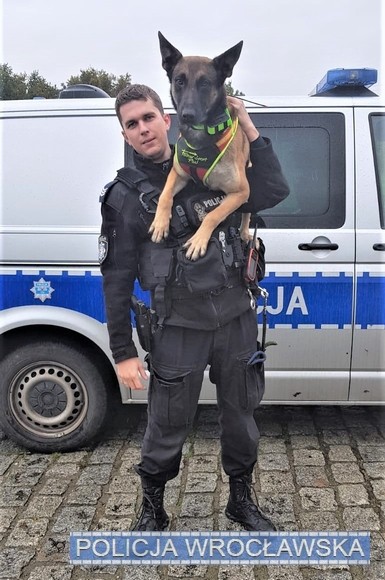 Policyjny pies odnalazł zaginioną 88-latkę [ZDJĘCIA], Policja wrocławska